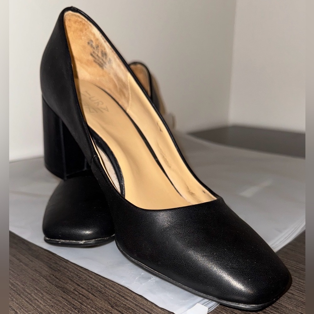 Naturalizer Warner Black Block Heel square toe Pumps